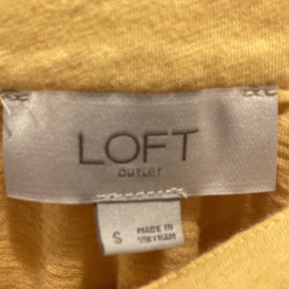 Soft yellow top from Loft size small - Picture 2 of 4